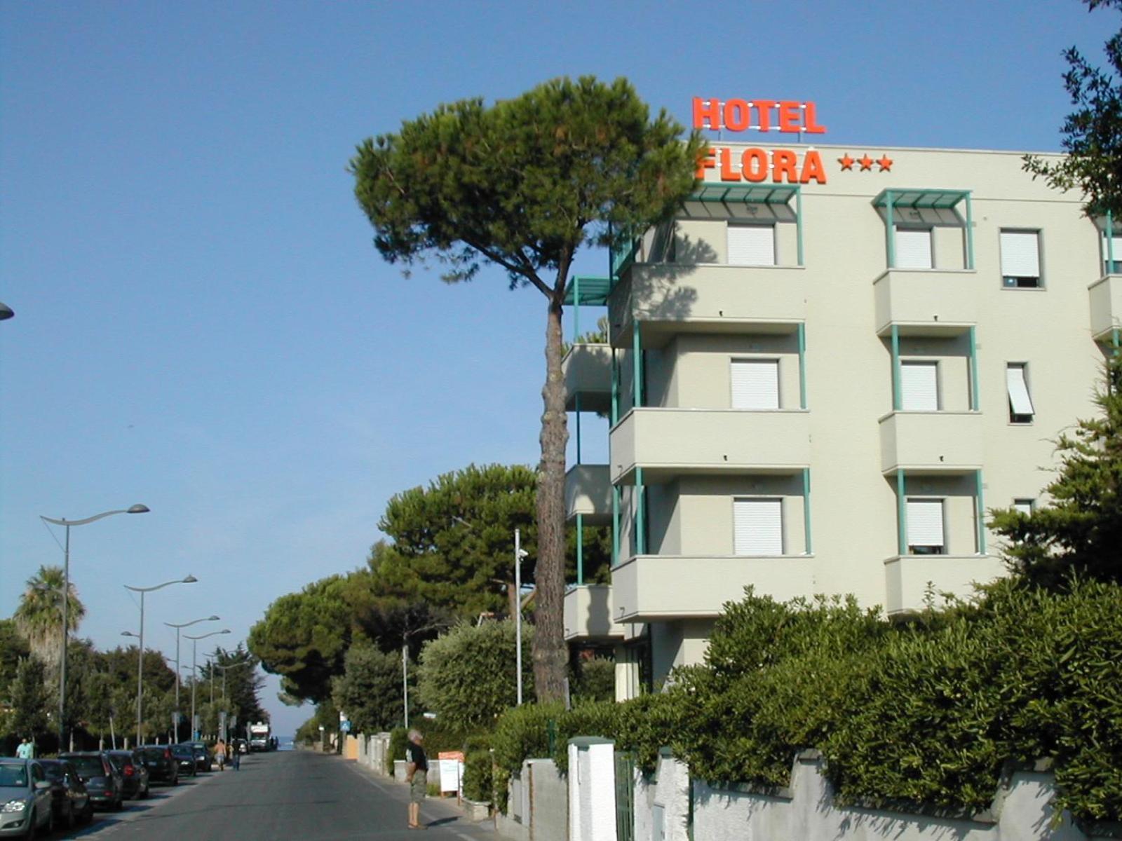 Hotel Flora Марина-ди-Биббона Экстерьер фото